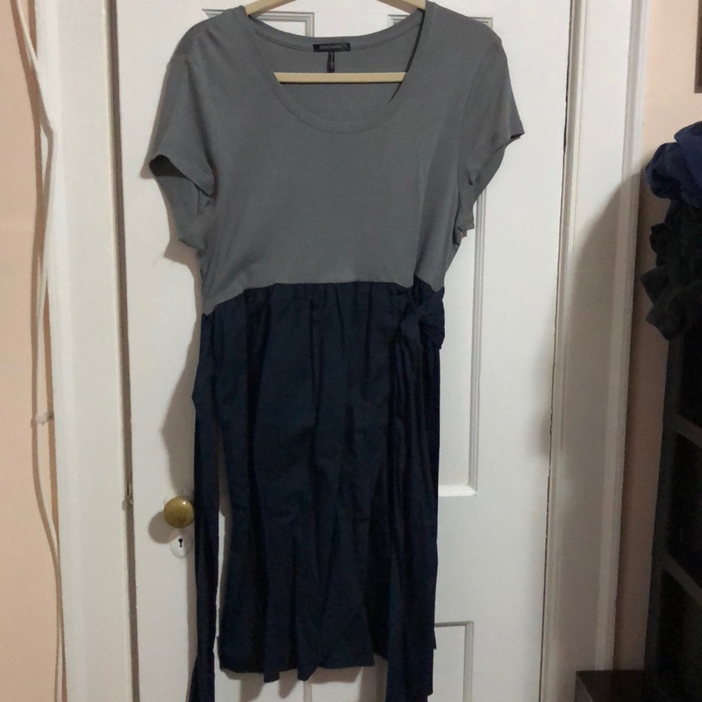 Daisy Fuentes short sleeve dress